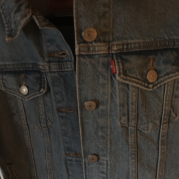 BRAND NEW Women’s Levi Denim Jacket - Picture 4 of 8
